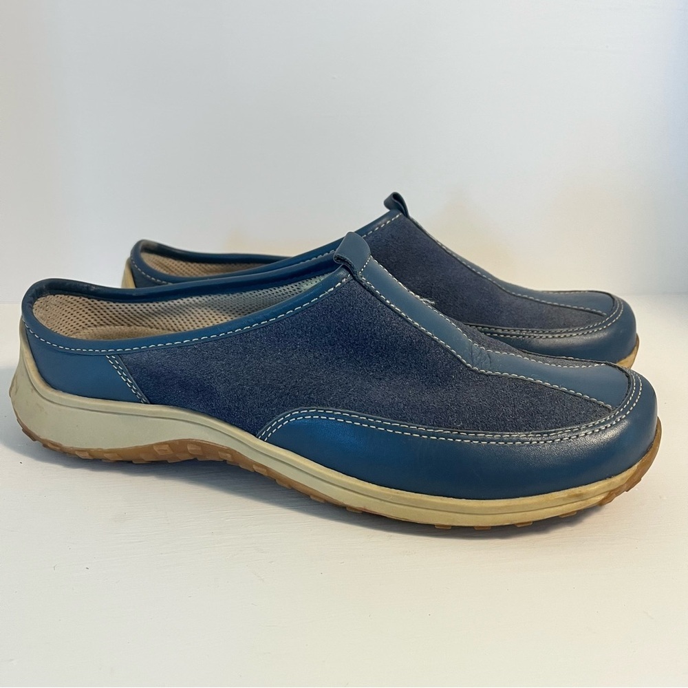 Women’s Steve Madden Leather Slip On Sneaker w/ Rubber Sole Size 8